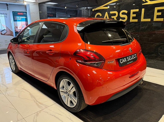 Peugeot 208 3 of 23