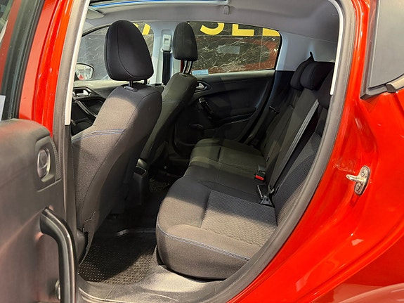 Peugeot 208 16 of 23