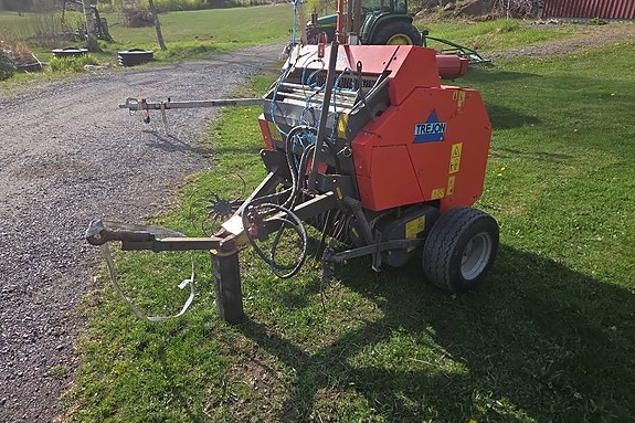 Trejon Minipress R500 och balplastare