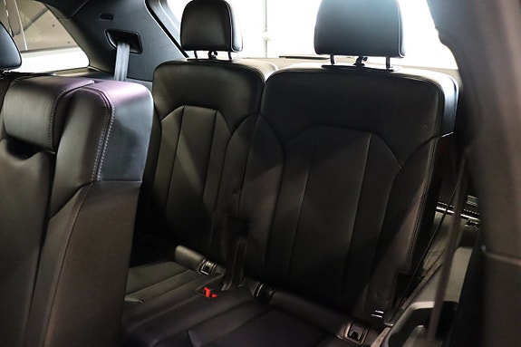 Audi Q7 10 of 30