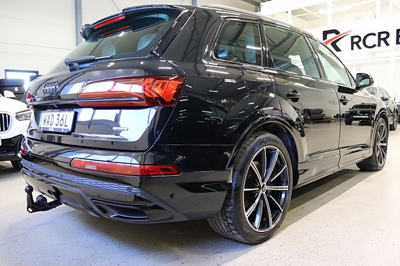 Audi Q7 4 of 5