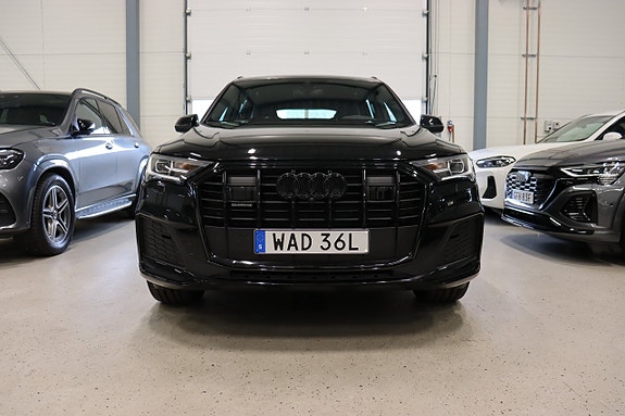 Audi Q7 2 of 30