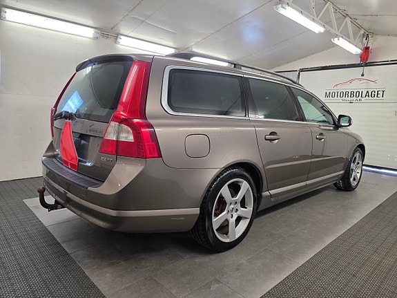 Volvo V70 2.5FT Man *Fas2 2010* Atraktor 3 of 5