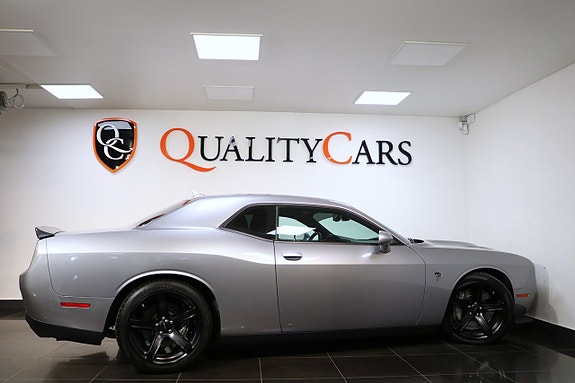 Dodge Challenger 4 of 5