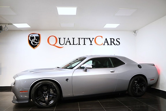 Dodge Challenger 2 of 5