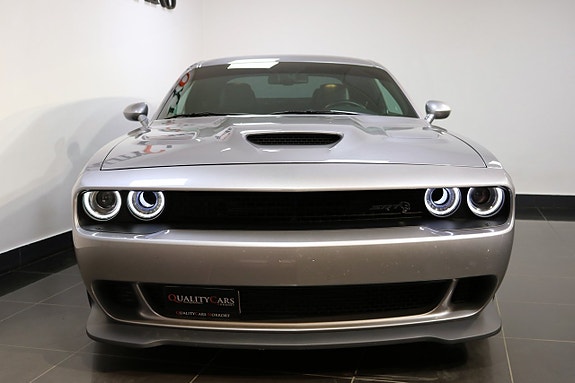 Dodge Challenger 5 of 5