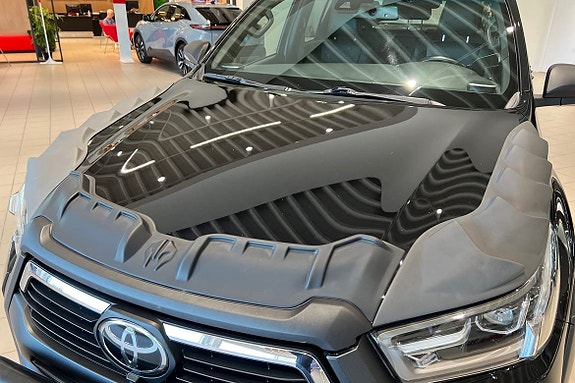 Toyota HiLux 25 of 26