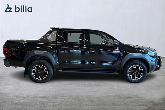 Toyota HiLux 11 of 26