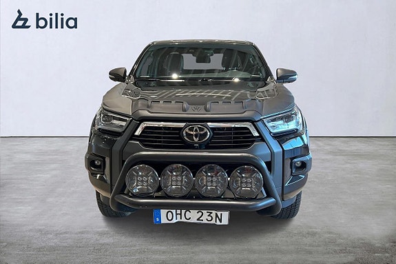 Toyota HiLux 2 of 5