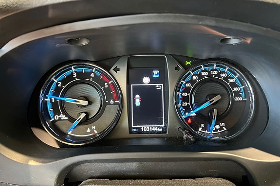 Toyota HiLux 21 of 26
