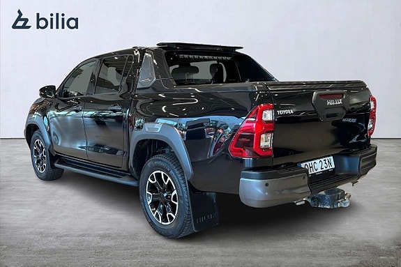 Toyota HiLux 3 of 5