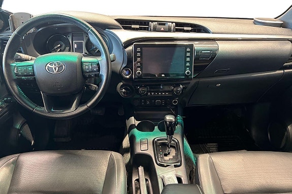 Toyota HiLux 15 of 26