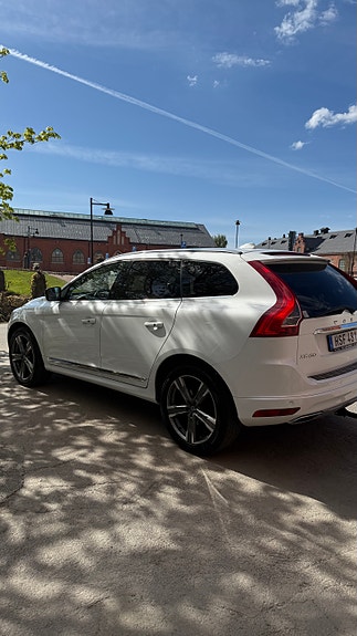 Volvo XC60 3 of 5