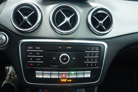 Mercedes-Benz CLA180 14 of 17