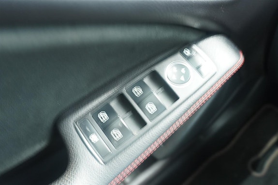 Mercedes-Benz CLA180 13 of 17