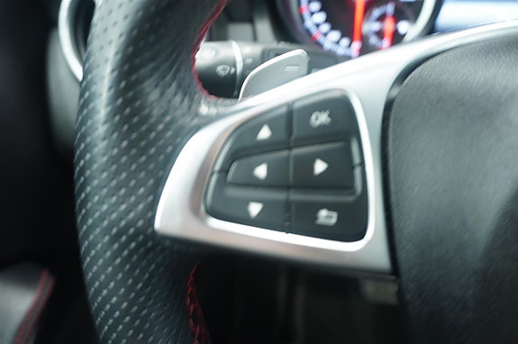 Mercedes-Benz CLA180 12 of 17