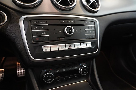 Mercedes-Benz CLA180 16 of 22