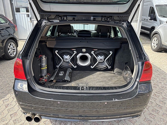 BMW 320d 19 of 24