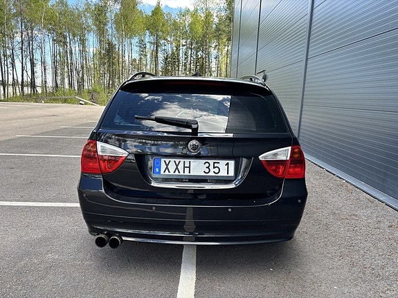 BMW 320d 4 of 24