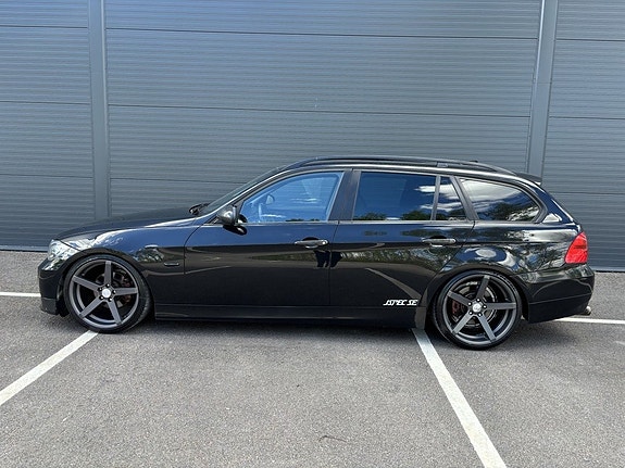 BMW 320d 2 of 24