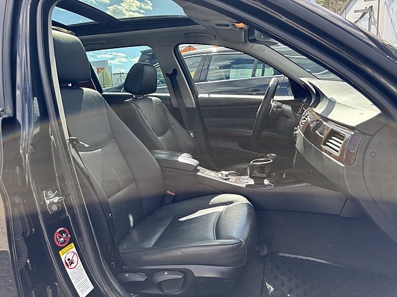 BMW 320d 15 of 24