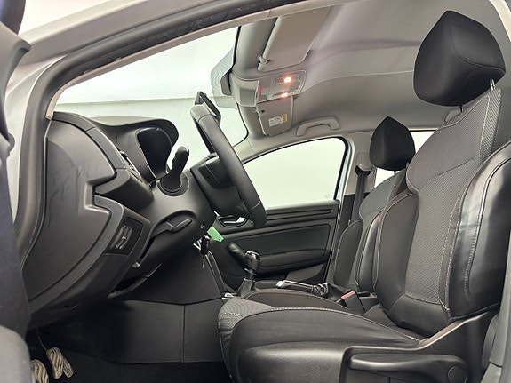 Renault Megane IV 17 of 21