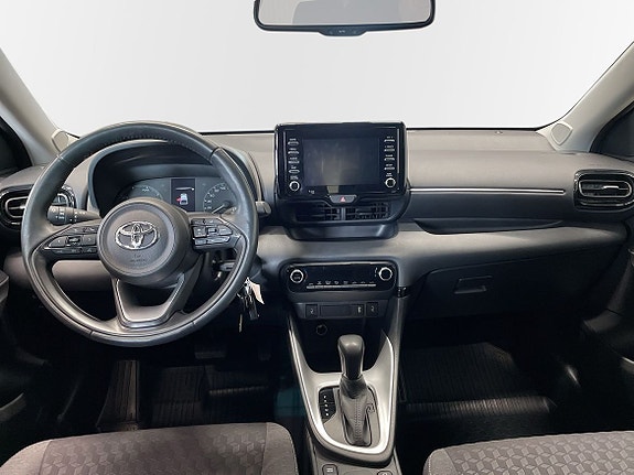 Toyota Yaris 6 of 9