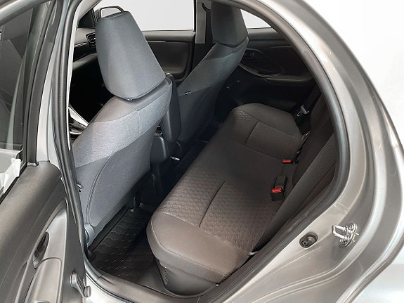 Toyota Yaris 9 of 9