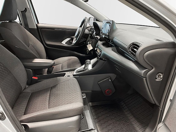 Toyota Yaris 8 of 9