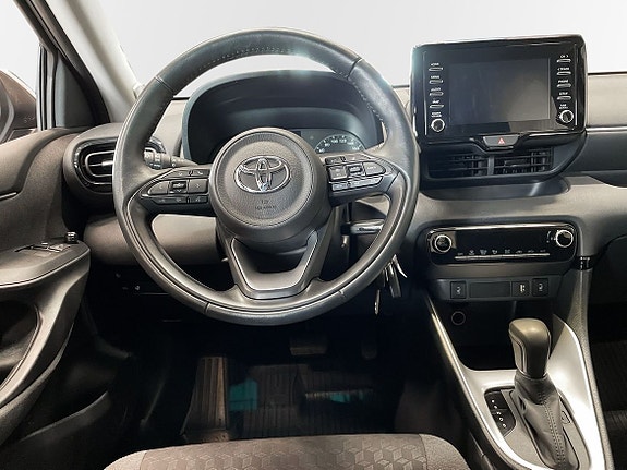Toyota Yaris 7 of 9