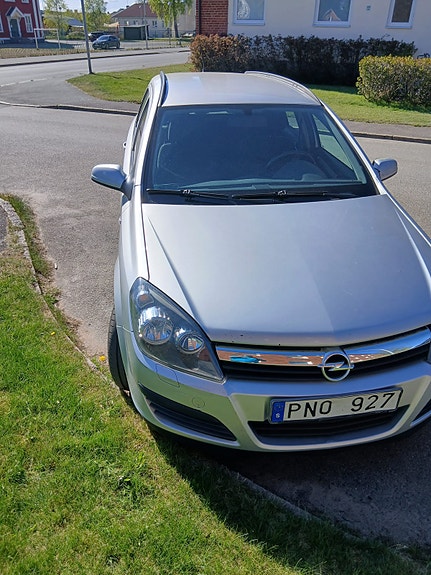 Opel Astra 2 of 5
