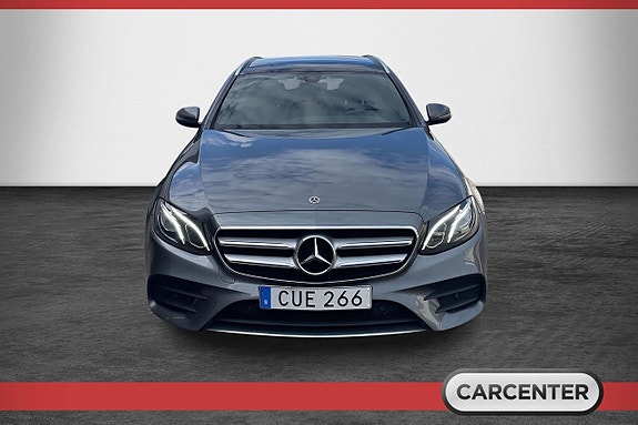 Mercedes-Benz E220 2 of 5
