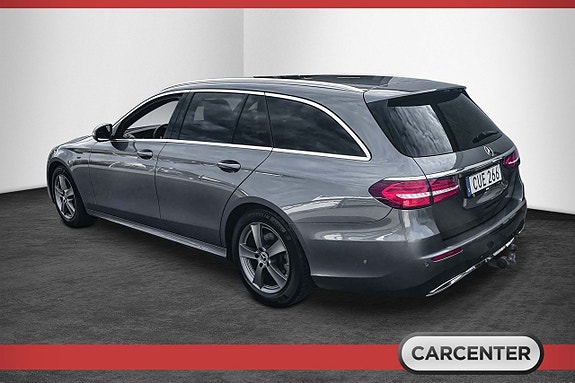 Mercedes-Benz E220 4 of 5