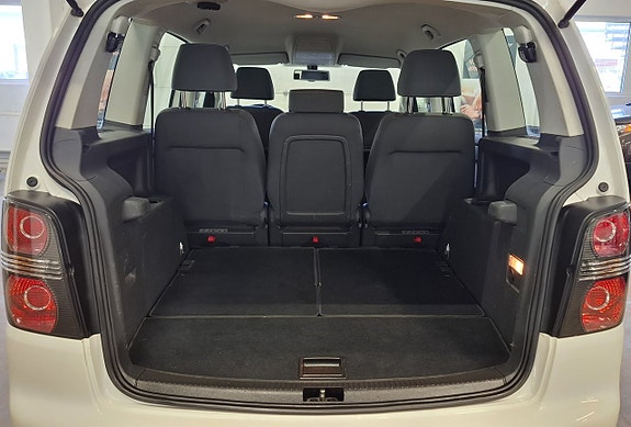 Volkswagen Touran Cross 15 of 21