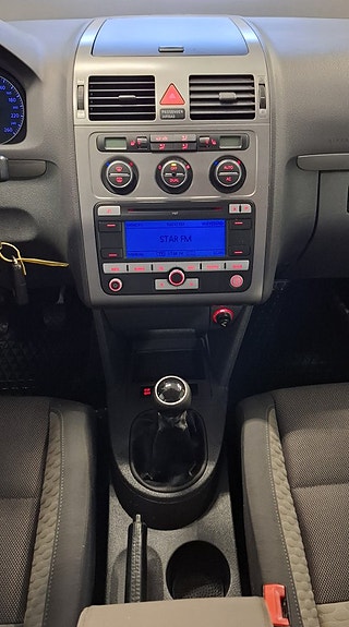 Volkswagen Touran Cross 21 of 21