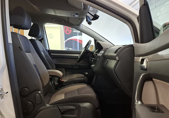 Volkswagen Touran Cross 11 of 21