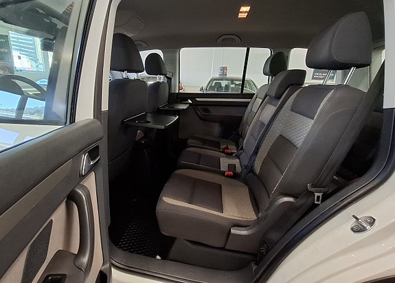 Volkswagen Touran Cross 14 of 21