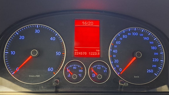 Volkswagen Touran Cross 18 of 21