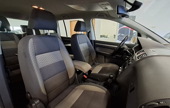 Volkswagen Touran Cross 12 of 21
