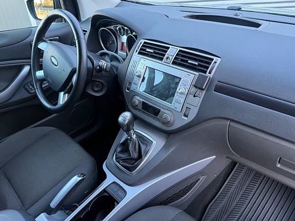 Ford Kuga 10 of 12