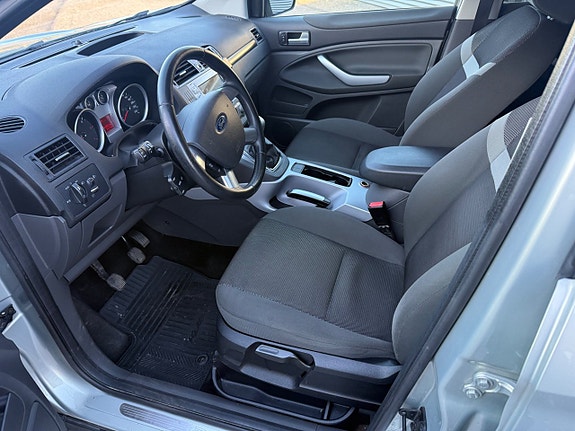 Ford Kuga 6 of 12