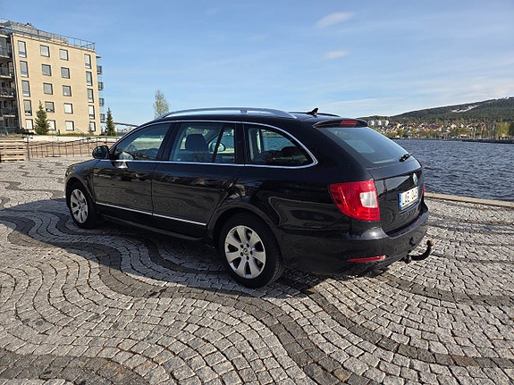 Skoda Superb 4 of 5