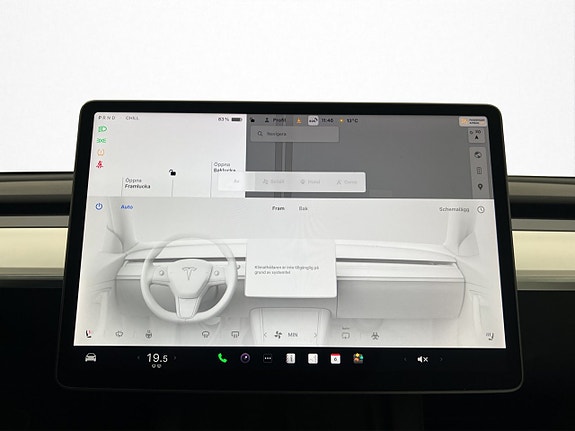 Tesla Model Y 21 of 30