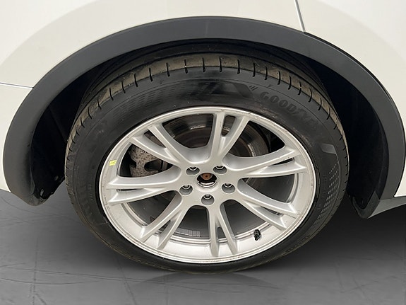 Tesla Model Y 30 of 30
