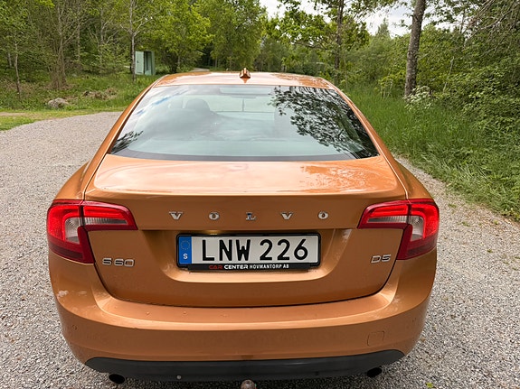 Volvo S60 2 of 5