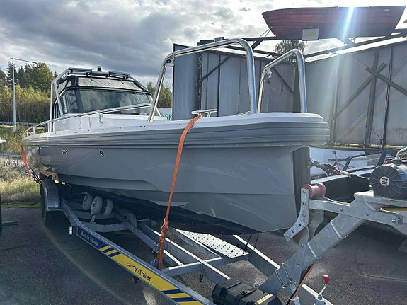 Axopar 28 OC  & Suzuki 350 hk  fyrtakt -18 3 of 5