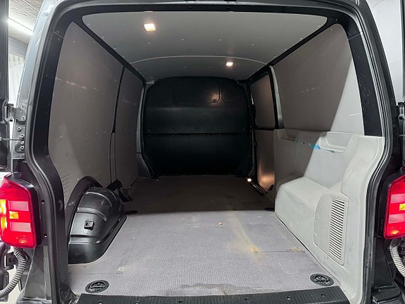 Volkswagen Transporter 10 of 22