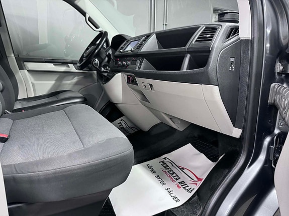 Volkswagen Transporter 12 of 22