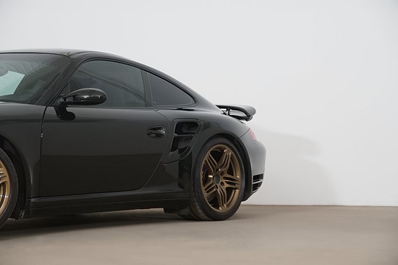 Porsche 911 4 of 5
