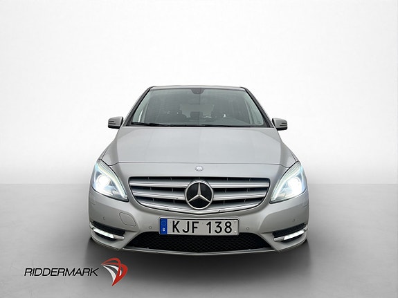 Mercedes-Benz B180 3 of 5
